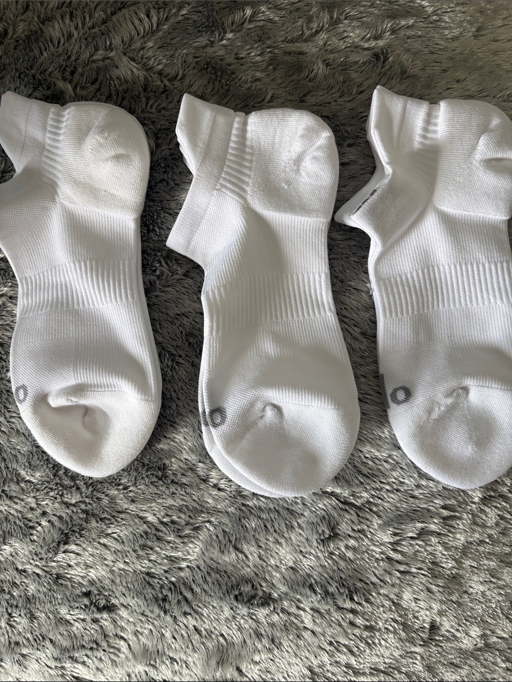 Alo Socks - Picture 3 of 9
